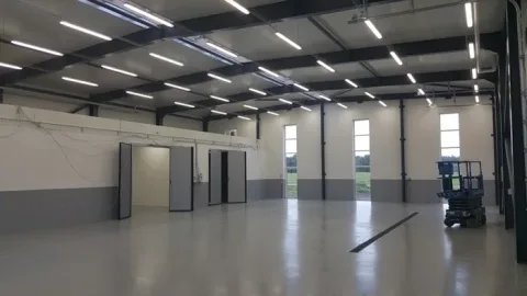 KMC QC-LAB, Brande