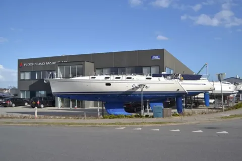 Floor/Lund Marine