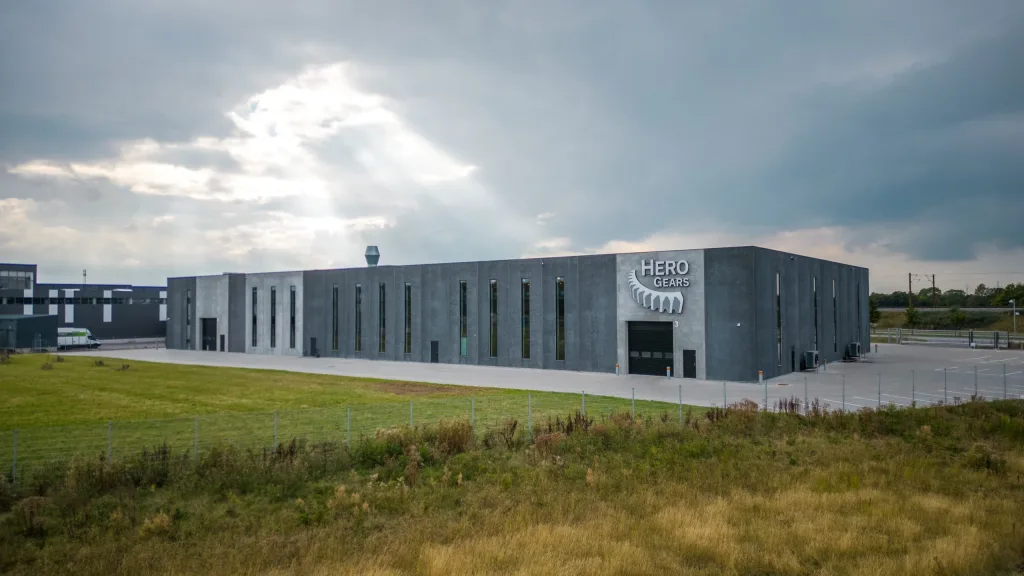 Hero Gears, Ishøj