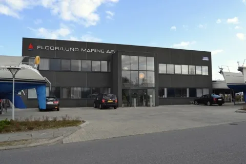 Floor/Lund Marine