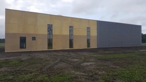 KMC QC-LAB, Brande