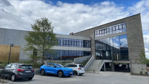 Erhvervsbyggeri med betydelig æstetik